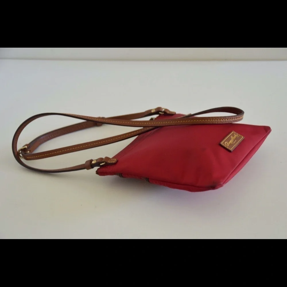 Dooney & Bourke cross body bag